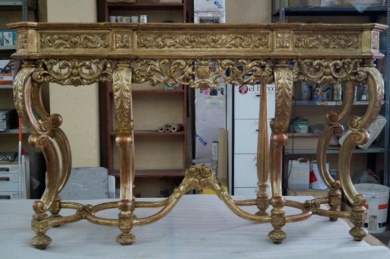 Restauración de mobiliario del Hotel Palace