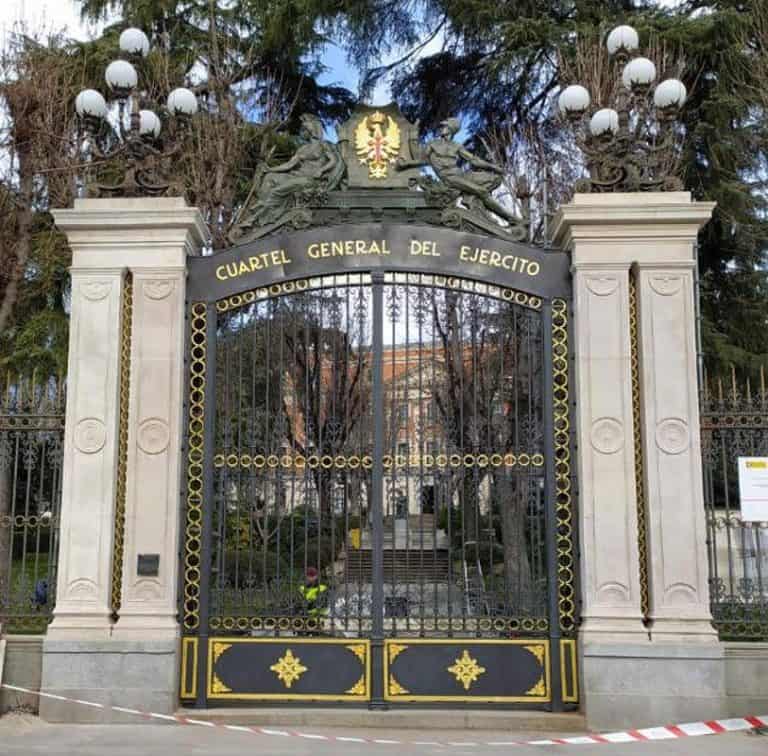 Restauración de la puerta de Embajadores sita en la verja perimetral sur del acuartelamiento Palacio de Buenavista